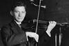 Efrem_Zimbalist_playing_violin