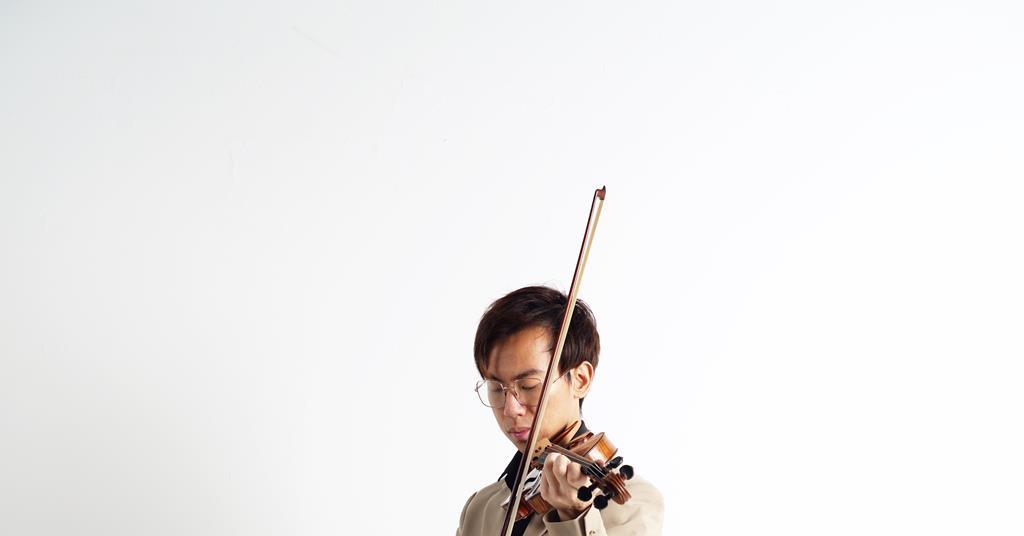 The strad twosetviolin hot sale