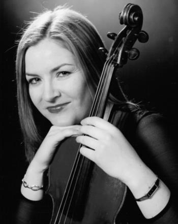 Violist plays national anthem at her US citizenship ceremony | Article ...