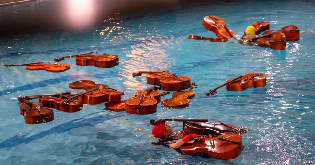 30 cellos in a Chicago swimming pool Gallery The Strad