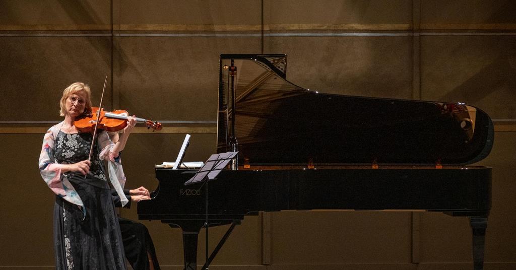 Two gold medals awarded at 2021 Cremona Triennale violin making ...