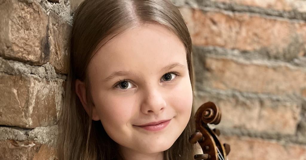 The Strad News - Fourteen-year-old violinist signs with Harrison ...