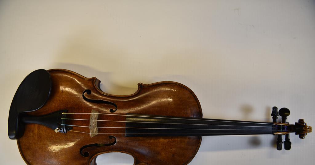 37586_auschwitzviolincrmaxiapa