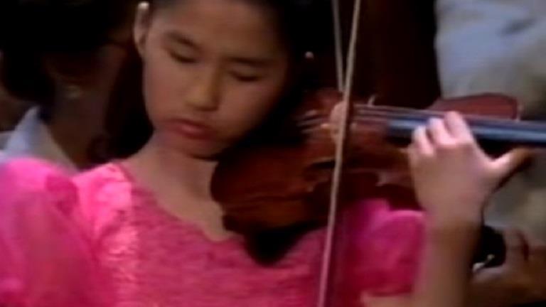 Violinist Chang performs Sarasate's Carmen aged 11 Article | The Strad