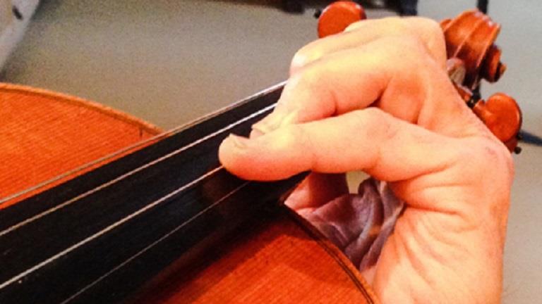 finger vibrato violin Violinist Lihay Bendayan: Fourth finger vibrato | Focus