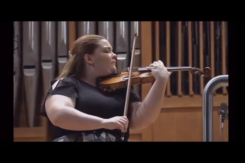 Ellinor D’Melon plays Kreisler Cadenza from the Brahms Violin Concerto