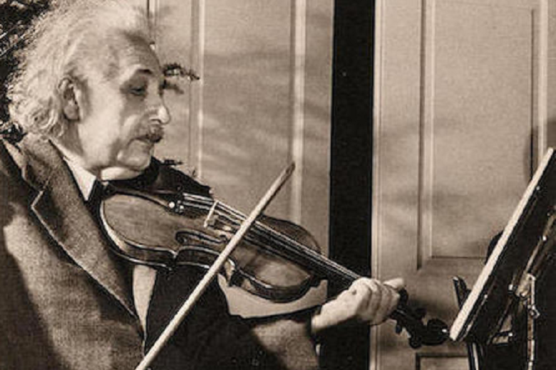 Einstein violin smashes estimate to sell for over half a million ...
