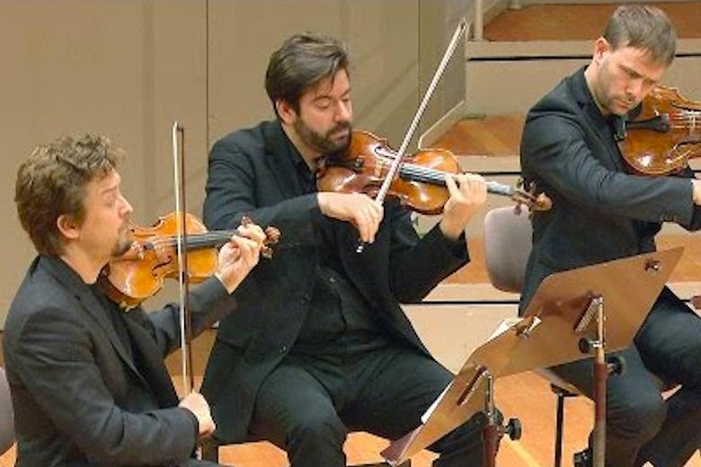 Christian Tetzlaff and friends from the Berlin Philharmonic play ...