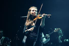 Violinist Andra Vornicu, photo _ Virginie Viche