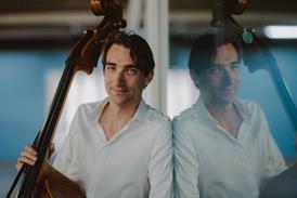 -jm09000-c-julia-mueller-052-b