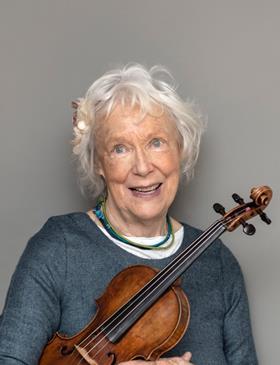 Helen Brunner Suzuki Violin Teacher 2023 photo credit Michael Becket