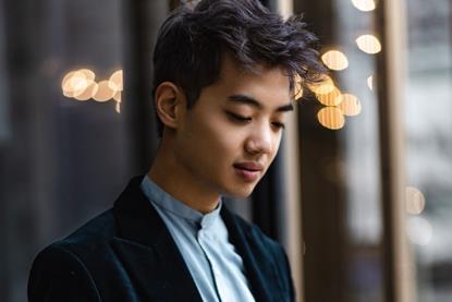 Headshot Leonard vertical