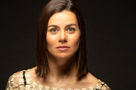 Cristina-Prats-Costa-gold-shirt-with-violin-scaled