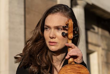 000_4223ed3 cr Neda Navaee