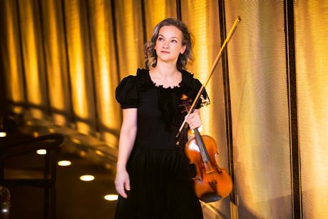 HilaryHahn_©ChrisLee_1046fn