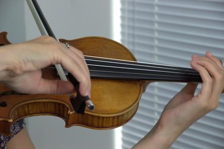 Bow hold