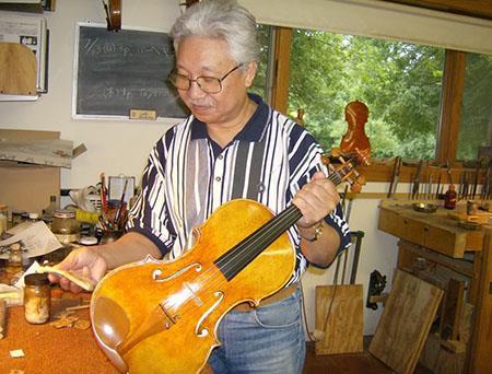 Tetsuo Matsuda in his workshop