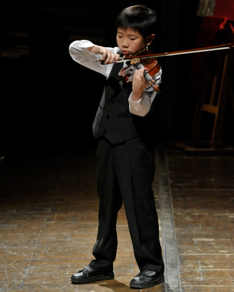 Nine-year-old top prize competition | News | The Strad