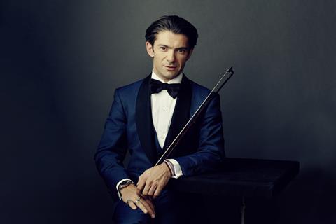 gautier-capucon-copy-Anoush-Abrar_____R__Gautier_Capucon_____R__Anoush_Abrar-min