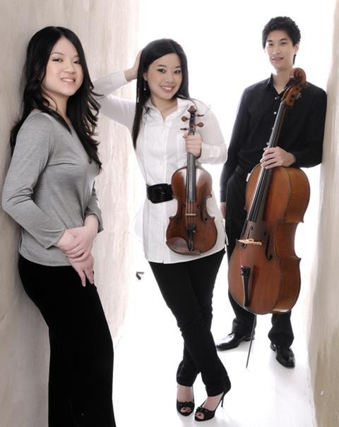 Fournier Trio2