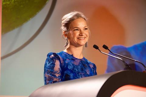 Violinist Hilary Hahn accepts Recording of the Year at Gramophone Awards 2024 (c) Colin Miller