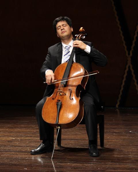 Bohorquez playing Bach- cr Paul Cortese