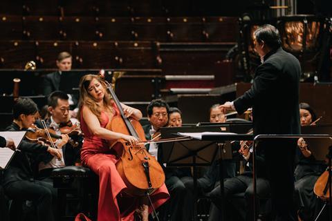 Alisa Weilerstein with the Shanghai Symphony Orchestra under Long Yu 