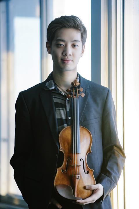 Headshot Leonard vertical 2 (1)