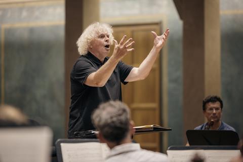 2_SimonRattle_EvSMusikstiftung_RuiCamilo-1