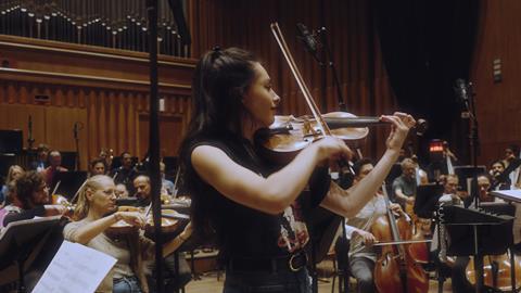 Esther Abrami Valse still 9