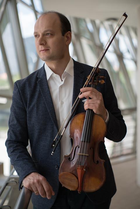 Igor Yuzefovich (c) Lertkiat Chongjirajitra