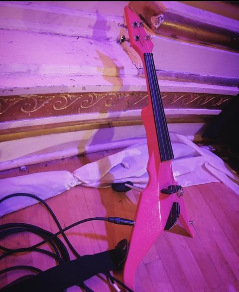 Pink electric deals violin