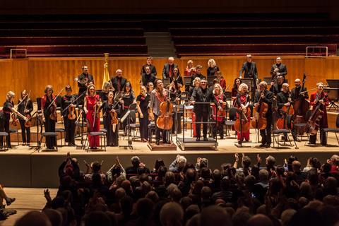 Sheku Kanneh-Mason with the London Mozart Players and conductor Jaime Martin