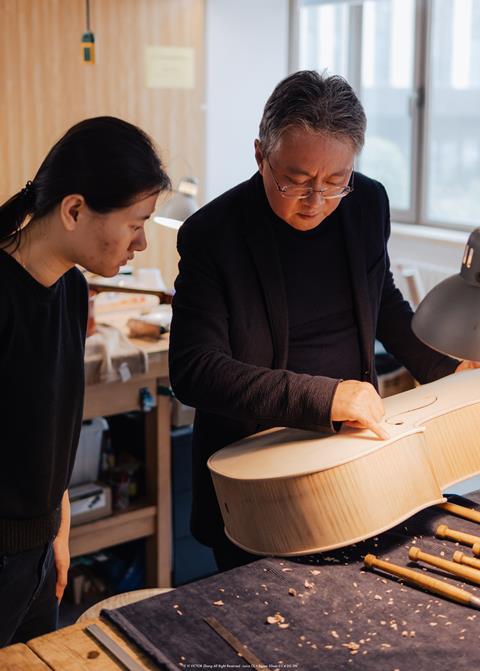 Gao Tontong teaching a student