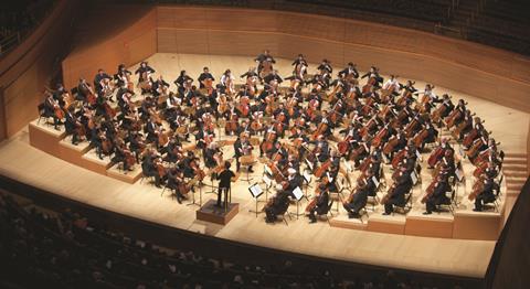 More than 100 cellists fill the stage at the Walt Disney Concert Hall for a performance of Bachianas Brasileiras no.1 by Villa-Lobos