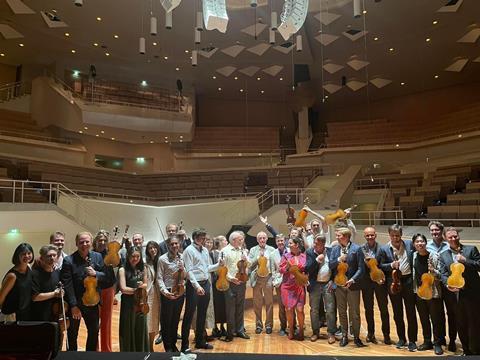 22 instruments and players at the first meeting of the Guarneri ‘del Gesù’ Club