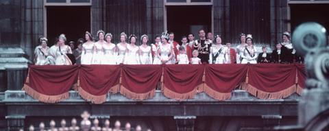 Coronation_of_Queen_Elizabeth_II_-_Couronnement_de_la_Reine_Elizabeth_II_(7195940764)_(cropped)