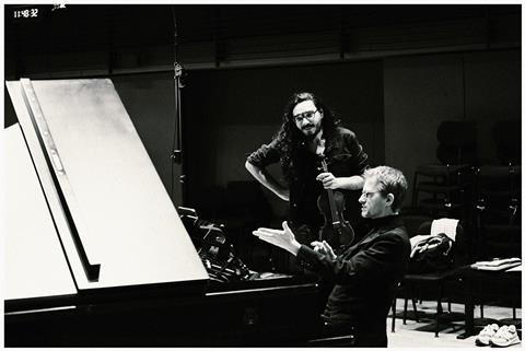 Alexandre Tharaud and Nemanja Radulović (c) Raphaël Wertheimer (B&W)