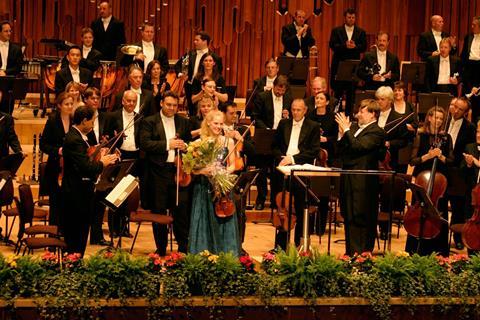 2004 gala concert with LSO and Sir Andrew Davis atBarbican after winning Britten International Violin Competition