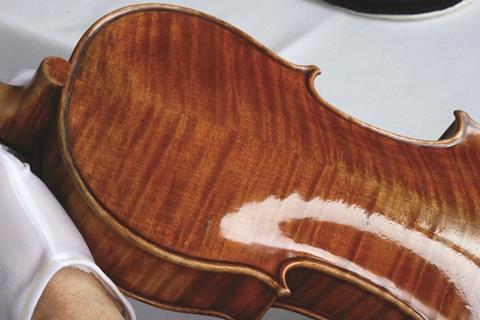 Stradivari Option vélemények