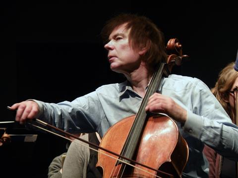 Julian_Lloyd_Webber_2013