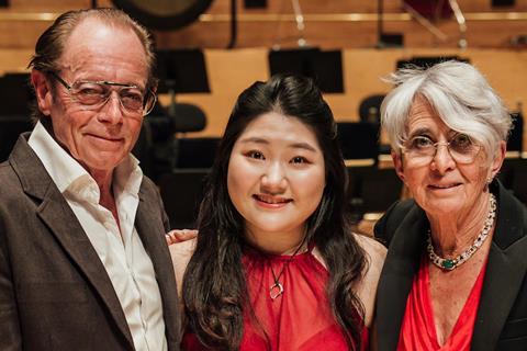 2019 Winner violinist Do Gyung (Anna) Im_3_with Christine, Lady Hill and Sir Michael Hill