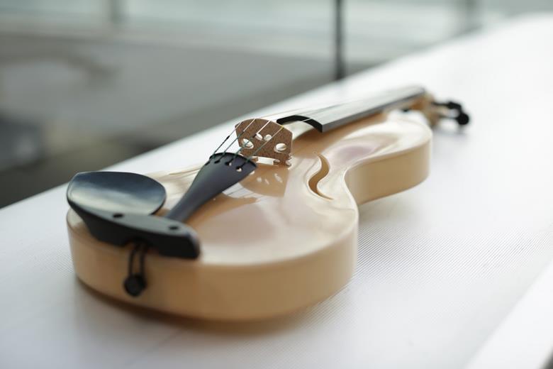 New prototype violin made with spiders’ silk News The Strad