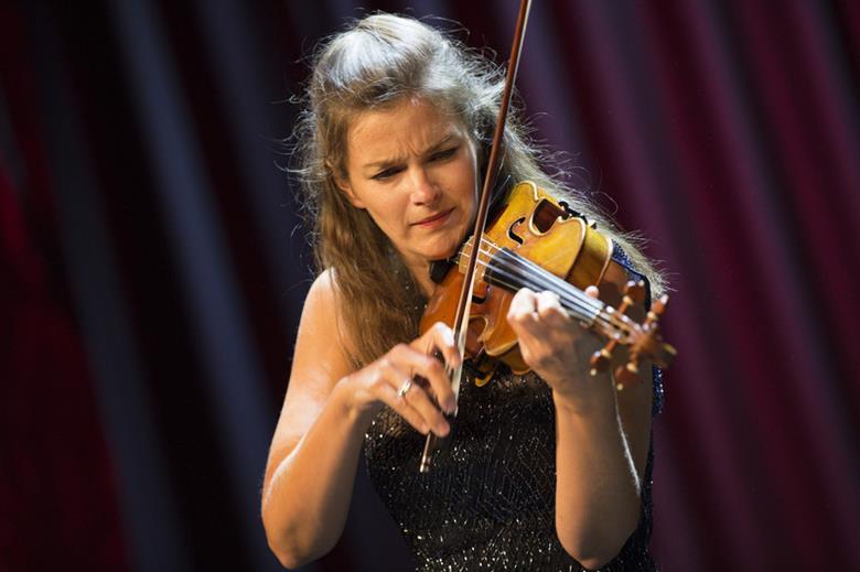 Janine Jansen receives 1707 Stradivarius violin on ten-year loan | News ...