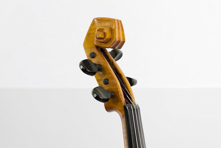 Detalhe do violino Brasiliano, de Guido Pascoli